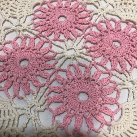 Vintage Doilies 2 handmade - Picture 7 of 10